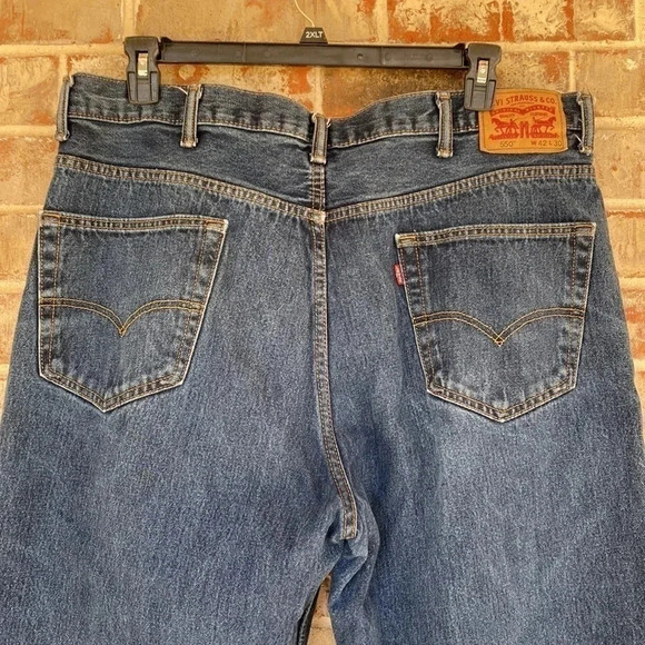 Levi 550 Medium Wash Straight Leg Denim Jeans - Picture 4 of 7